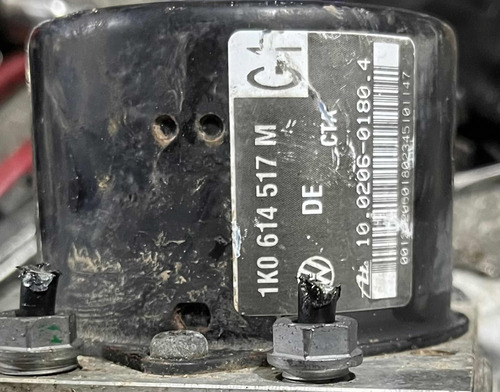 Modulo Abs Volkswagen 1k0 907 379 Q / 1k0 614 517 M (Usado)