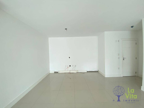 Apartamento Á Venda Com 3 Quartos, Sendo 1 Suíte, 2 Vagas De Garagem + Box De Garagem - Res. Porto Imperiale - Bairro Victor Konder - Blumenau Sc - Ap1100