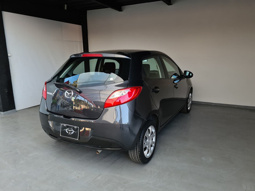 Imagen 9 de 11 de Mazda Mazda 2 2014 1.5 Touring At