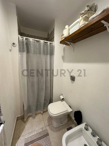 Venta Depto 2 Ambientes Con Cochera Cubierta En Martinez