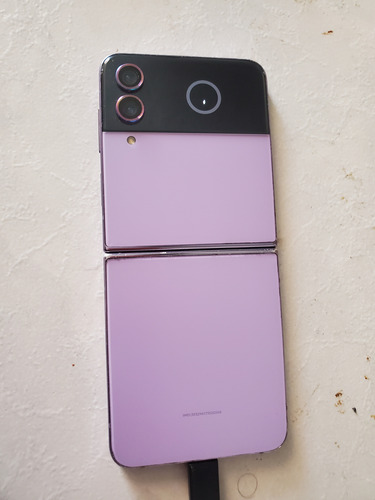 Samsung Flip 4 (Usado)