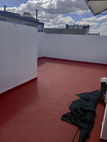 Ph 2 Ambientes En Barrio Naon, Excelente Ubicación A 1 Cuadra De Juan Bautista Alberdi