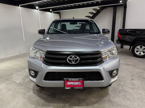 Toyota Hilux 2.7 Cabina Sencilla Mt