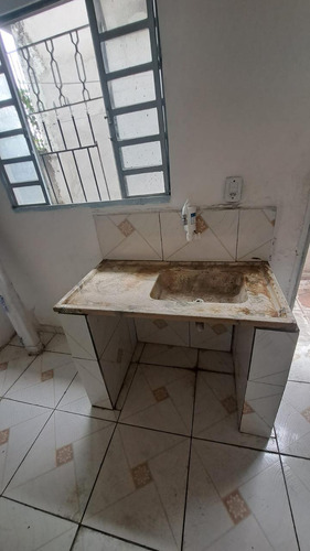 Duas Casa Uma De 5 Cômodos A Outra De 4 Comodos