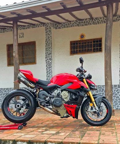 Ducati Streetfighter V4s