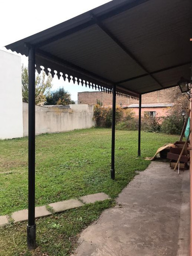Casa En Venta En Zapiola