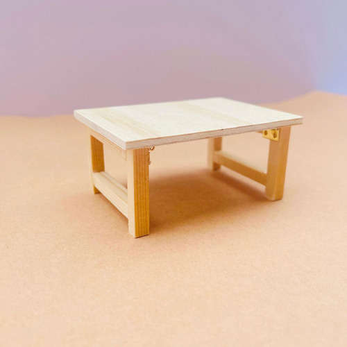 Mesa De Casa De Muñecas De Madera En Miniatura Suministros