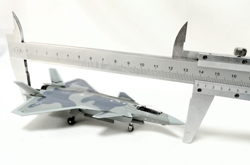 Miniatura Diecast 1/144, Chengdu J20, China