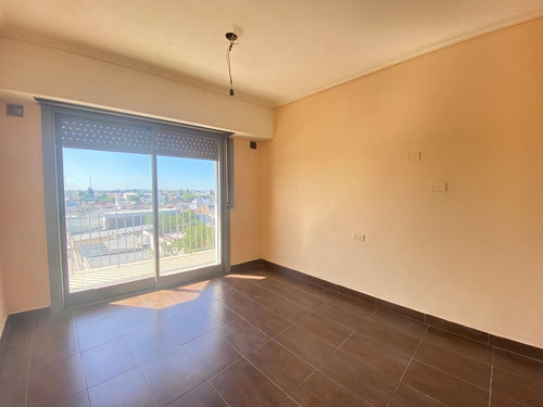 Imagen 23 de 29 de Venta Departamento 5 Ambientes La Tablada Terraza Balcon