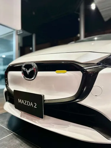 Mazda 2 Sedan Touring Automatico Paño Ipm 2025