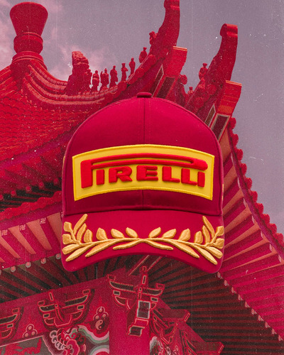 Gorra Pirelli China 2025 Podio Rojo Único Lisa