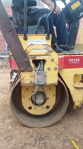 Vibrocompactador Dynapac C122 Modelo 2005