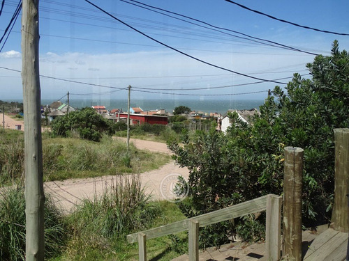 Newen En Punta Del Diablo