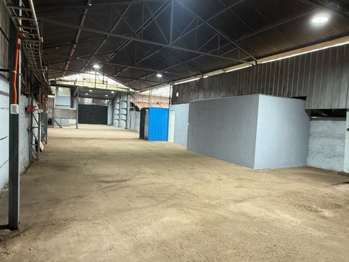 Galpón-bodega/quinta Normal/3 Privados/2baños/duchas