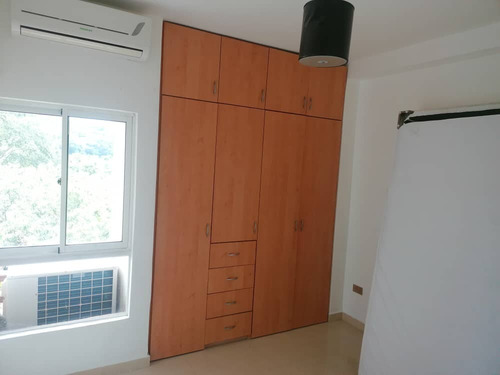 Imagen 19 de 24 de Alquiler De Lindo Apartamento En El Doral Country, El Rincón, Mañongo 163797 Andres Peña