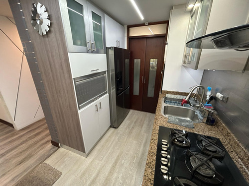Espectacular Apartamento Amoblado Venta En Escampadero Kr