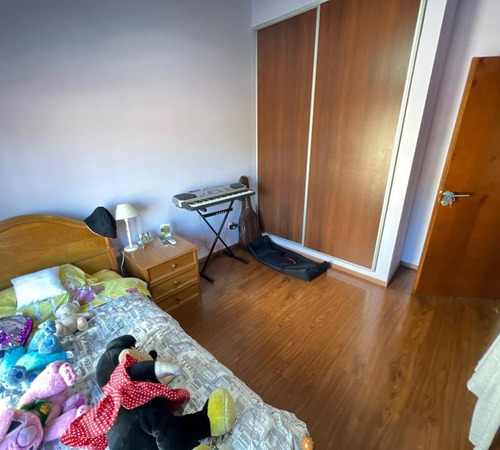 Venta De Departamento Con Galpon En Pompeya