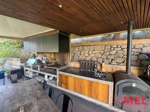 Casa En Arriendo De 5 Dorm. En Chicureo, Colina