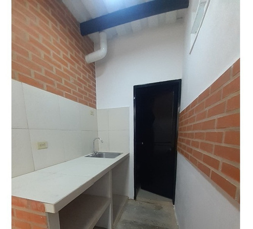 Imagen 9 de 21 de Belklia G /vende Galpon En Santa Rosa Valencia (gabrivs)