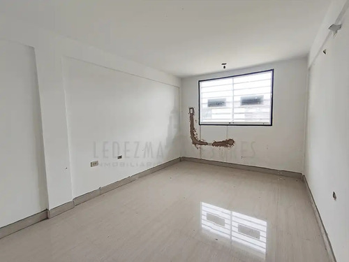 Imagen 11 de 15 de Ledezma Asesores Vended Townhouse En La Av. Siegart, Ciudad Bolívar - Venezuela