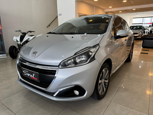 Peugeot 208 1.6 Feline