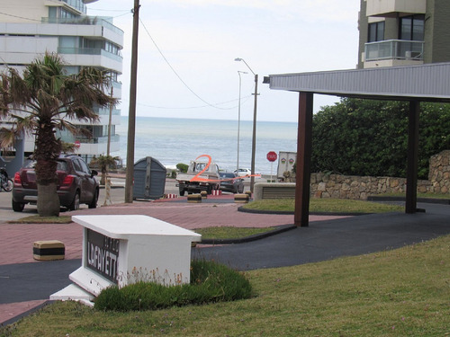 Apartamento En Península 2 Dormitorios Con Vista Al Puerto- Ref: 5328