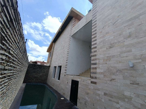 Casa En Venta En Urb. El Bosque Pe-8370409