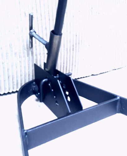 Asador Criollo Estaca Giratorio Regulable Con Pie Incluido