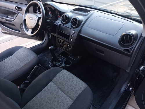 Imagem 10 de 10 de Fiesta Sedan 1.6 Mpi Class Sedan 8v Flex 4p Manual