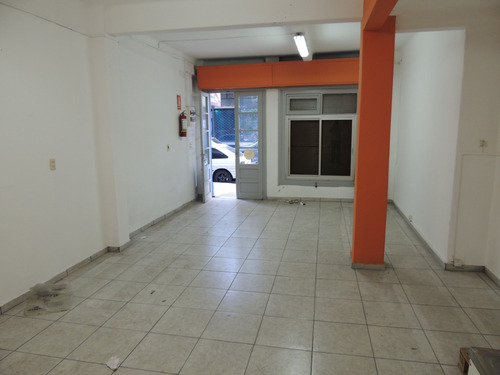 Venta Local Comercial. Cuareim Entre Galicia Y La Paz. Con Renta