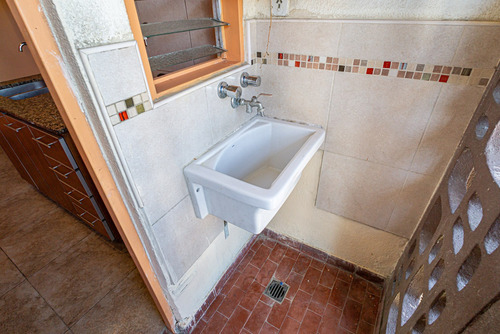 Venta. Dos Ambientes Con Balcon Y Lavadero. Villa Crespo