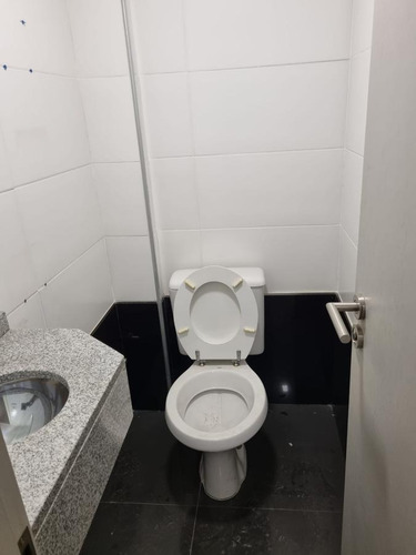 Imagen 13 de 25 de Local -esquina En 18 De Julio Esquina Andes , 450 M2, 45 Mts De Frente !!