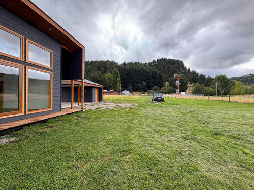 Casa En Venta Coyhaique 3 Dormitorios 3 Baños