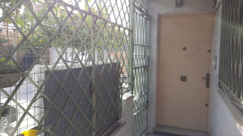Imagen 3 de 30 de Venta Casa 4 Amb Ph Frente, Con Patio, La Tablada