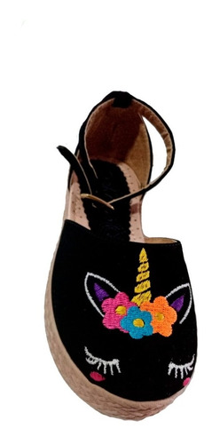 Imagen 1 de 1 de Zapatos De Niña Bordada. Unicornio. Mayakim.
