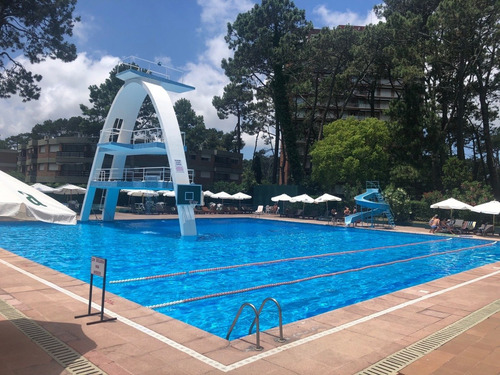 Imagen 13 de 22 de Apartamento De 3 Dormitorios En Complejo Arcobaleno En Punta Del Este Disponible Solo Para Alquiler Anual: Marzo-noviembre 2023