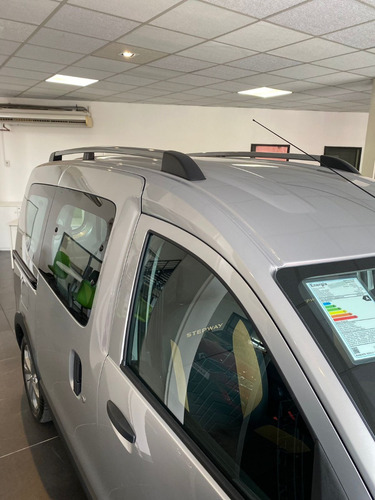 Renault Kangoo Stepway - Tres Formas De Retiro (rr)