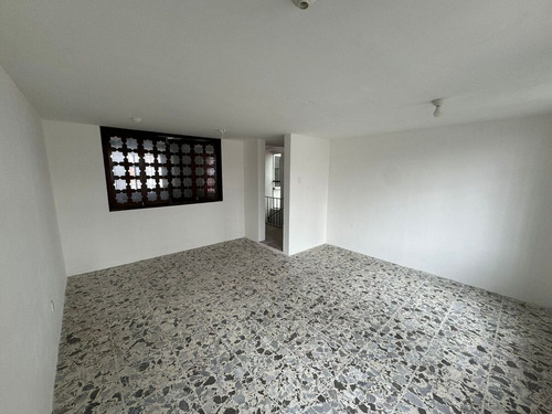 Casa Con Uso De Suelo Comercial De 290m2 En División Del Norte