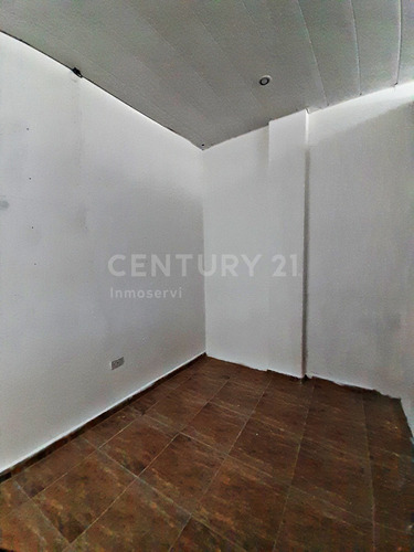 Imagen 8 de 9 de Century 21 Inmoservi Alquila Local Comercial Adyacente Al Terminal De Pasajeros