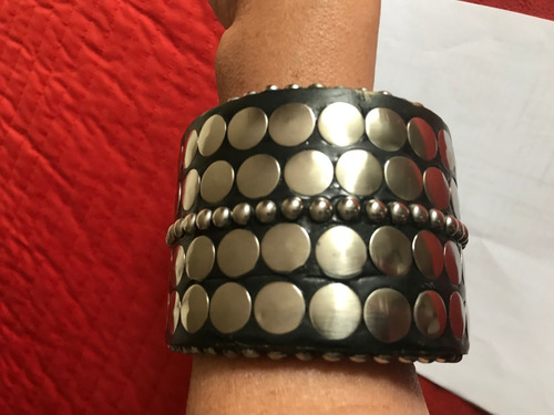 Pulsera Maxi Pulsera Con Placas De Acero -  Poco Uso 