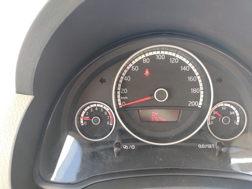 Imagen 11 de 13 de Volkswagen Up! 2016 1.0 High Up Mt 5 P