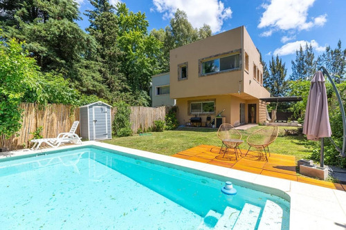 Imagen 1 de 30 de Casa Venta - 1 Dormitorios 2 Baños - 300mts2 Totales - Villa Elisa