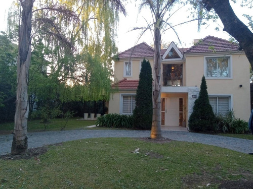 Alquiler Casa 3 Dormitorios Solar Del Bosque Con Cochera