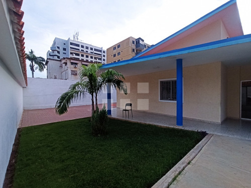Imagen 14 de 15 de Excelente Casa Para Oficinas En Calle3 De Casco Central De Lecheria