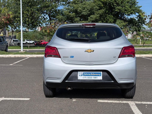 Chevrolet Onix 1.0MT LT
