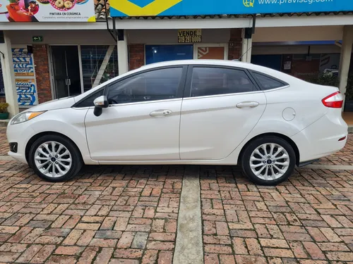 Ford Fiesta Titanium 1.6cc AT AA 4X2