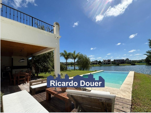 Casa En Venta A La Laguna En El Cantón, Escobar, G.b.a. Zona Norte