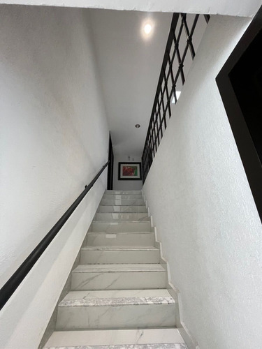 Casa Para Oficinas Con Uso De Suelo S