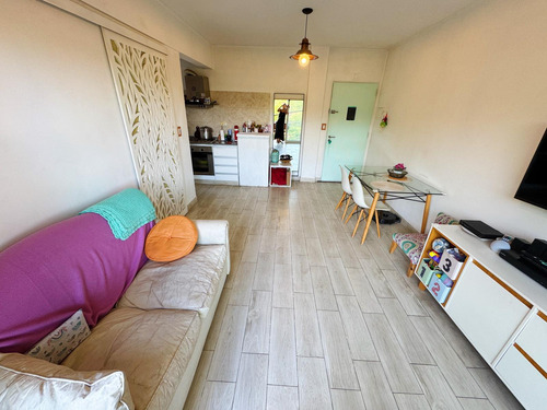 Departamento En Venta Con Cochera En Victoria