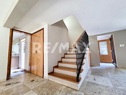 Exclusiva Casa En Venta En Lomas Del Sol: Comodidad Y Ubicación Inmejorable